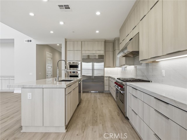 Detail Gallery Image 11 of 33 For 140 Creation, Irvine,  CA 92618 - 5 Beds | 5 Baths