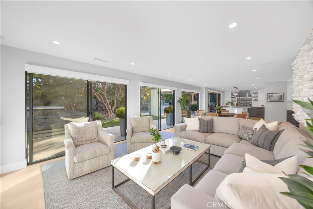 MLS #OC25265999 image #23