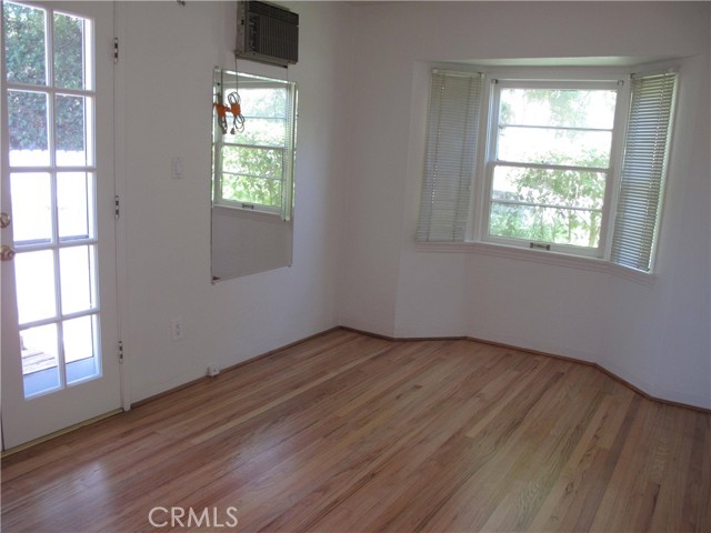 11636 Valley Spring Lane, Studio City CA: https://media.crmls.org/medias/ed70d59a-69ac-4ce0-8692-cef908230e02.jpg