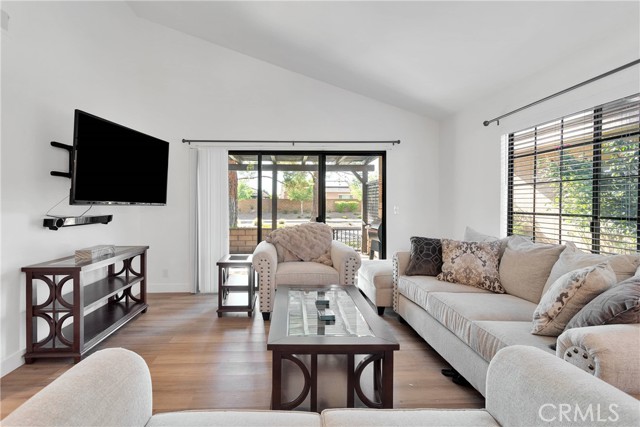 Detail Gallery Image 4 of 28 For 11722 Oak St, Apple Valley,  CA 92308 - 2 Beds | 2 Baths