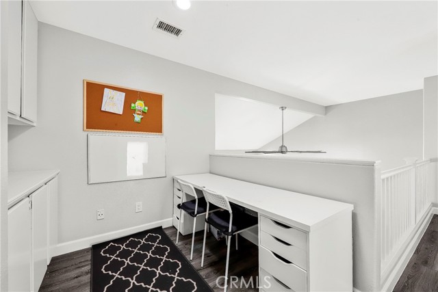 Detail Gallery Image 19 of 25 For 20220 Arthur Ct, Saugus,  CA 91350 - 3 Beds | 2/1 Baths