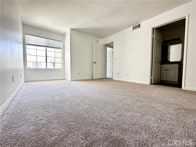 Detail Gallery Image 12 of 13 For 5500 Owensmouth Ave #314,  Woodland Hills,  CA 91367 - 3 Beds | 2 Baths