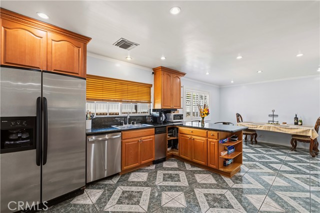 Detail Gallery Image 18 of 45 For 17174 Los Alimos, Granada Hills,  CA 91344 - 4 Beds | 3 Baths