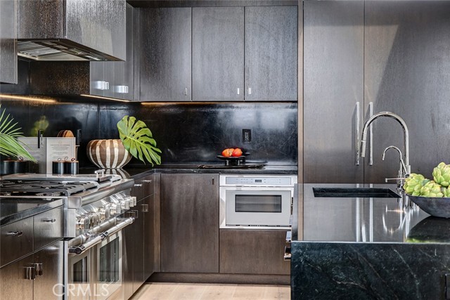 315 25th, Manhattan Beach, California 90266, 3 Bedrooms Bedrooms, ,3 BathroomsBathrooms,Residential,For Sale,25th,SB26081784