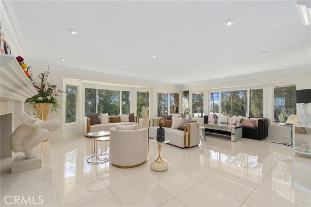 Detail Gallery Image 6 of 49 For 4303 N Golden, San Bernardino,  CA 92404 - 5 Beds | 3/1 Baths