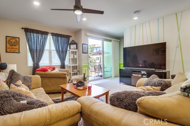 1905 Soho Lane, Chula Vista CA: https://media.crmls.org/medias/ed7523e1-87db-4c7d-b22b-d229aba843e9.jpg