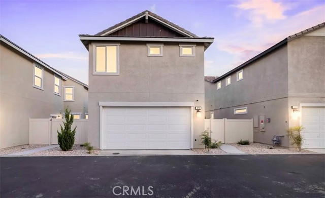 Detail Gallery Image 3 of 35 For 272 Crossroads Ln, Palmdale,  CA 93551 - 3 Beds | 2/1 Baths