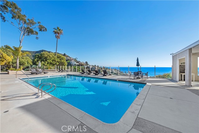 21692 Ocean Vista Drive, Laguna Beach CA: https://media.crmls.org/medias/ed75ec35-d6c9-47d7-99e0-71c575cdcaa9.jpg