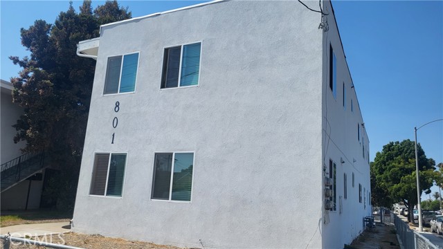 Detail Gallery Image 3 of 6 For 801 W F St, Wilmington,  CA 90744 - – Beds | – Baths