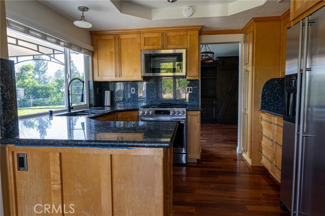 Detail Gallery Image 11 of 59 For 1202 Villanova Pl, Riverside,  CA 92506 - 3 Beds | 2/1 Baths