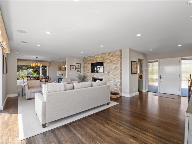 3744 Foothill Road, Santa Barbara CA: https://media.crmls.org/medias/ed774ca1-7d95-4d5d-8893-ddda4d9416ac.jpg