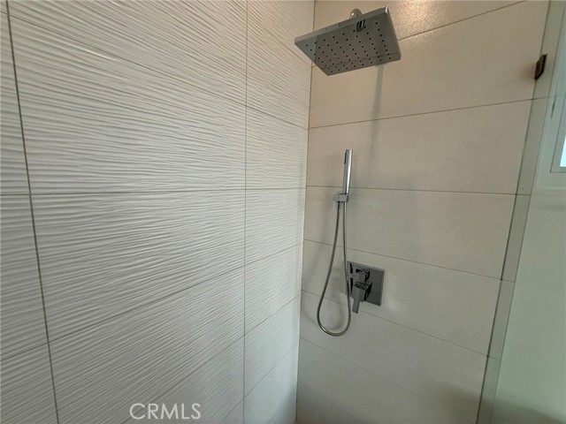 Detail Gallery Image 22 of 23 For 17816 W Bullock, Encino,  CA 91316 - 2 Beds | 2 Baths