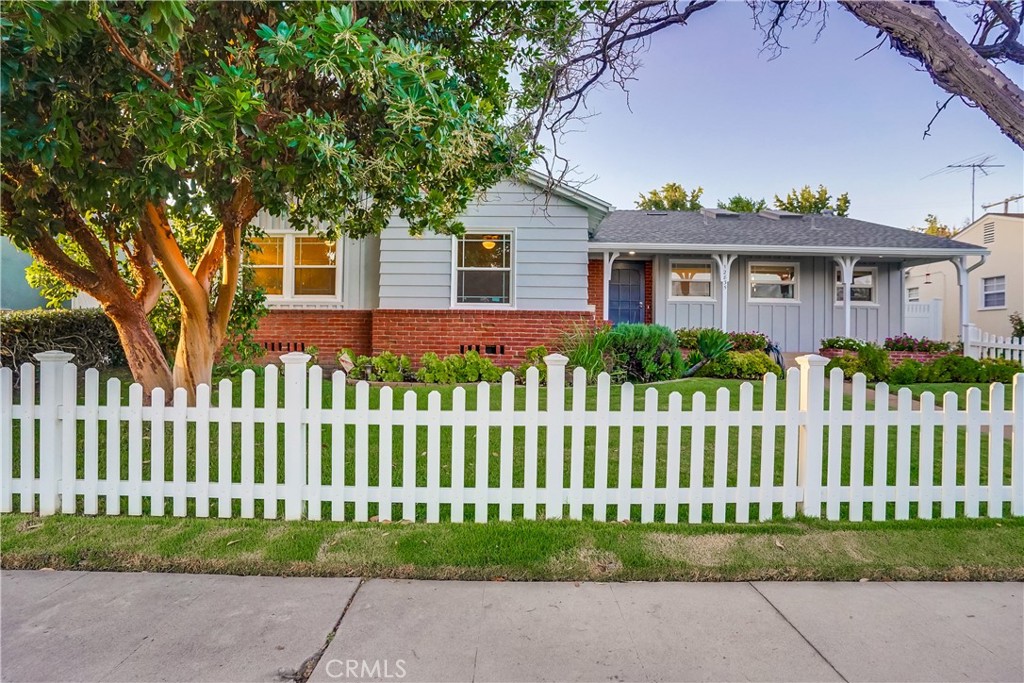 12835 Miranda Street, Valley Village, CA 91607