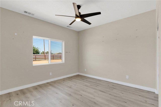 Detail Gallery Image 32 of 47 For 21192 Zuni Rd, Apple Valley,  CA 92307 - 4 Beds | 3/1 Baths