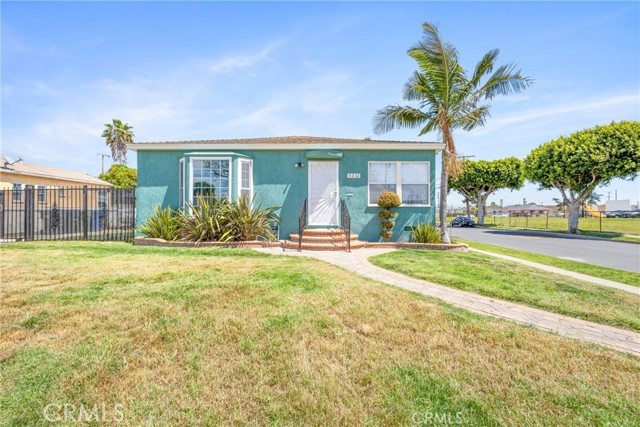 Detail Gallery Image 1 of 28 For 9232 S 7th Ave, Inglewood,  CA 90305 - 4 Beds | 2/1 Baths