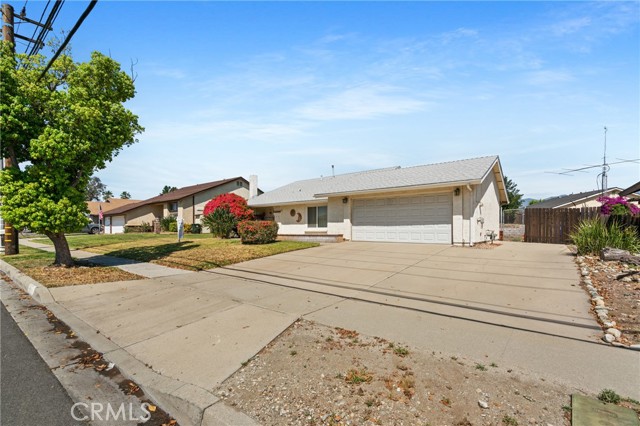 Detail Gallery Image 2 of 38 For 366 Bohnert Ave, Rialto,  CA 92377 - 3 Beds | 2 Baths