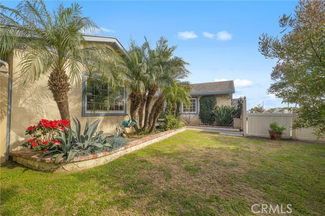 Detail Gallery Image 7 of 54 For 6021 Ivory Cir, Huntington Beach,  CA 92647 - 4 Beds | 2 Baths