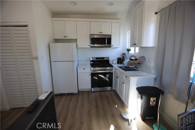 1526 E 1st Street, Los Angeles CA: https://media.crmls.org/medias/ed7a16f7-21ed-4f61-a127-9628b2b90838.jpg