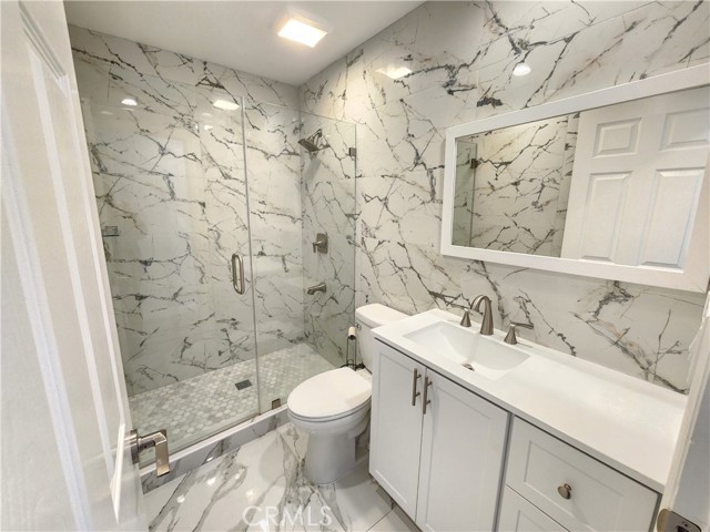 Detail Gallery Image 6 of 13 For 21217 De La Guerra St #B,  Woodland Hills,  CA 91364 - 1 Beds | 1 Baths