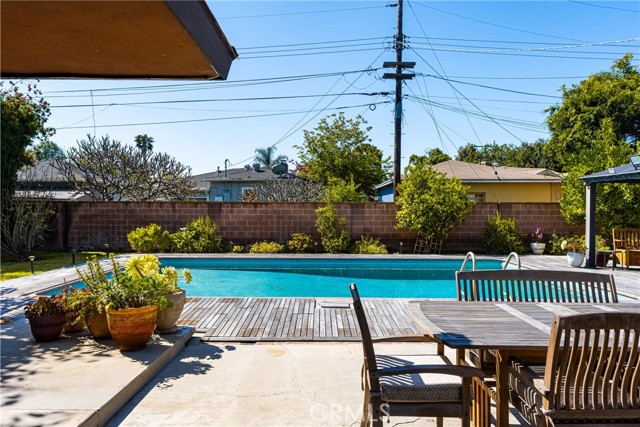 1006 W Pioneer Drive, Anaheim CA: https://media.crmls.org/medias/ed7b0b53-fda4-4f30-ae93-7778ef95adb0.jpg