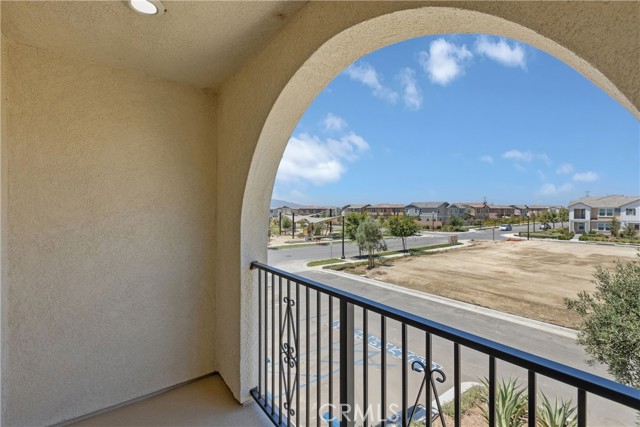 4295 S Hermosa Paseo, Ontario CA: https://media.crmls.org/medias/ed7b15a7-6fde-4b64-b61a-cdc3159e8956.jpg