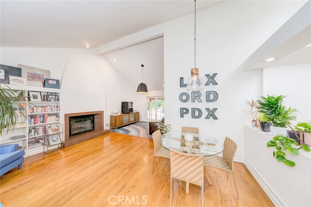 516 Orange Grove Avenue, South Pasadena CA: https://media.crmls.org/medias/ed7b7750-c8ff-4dc4-8b4e-43591d8d0b3d.jpg