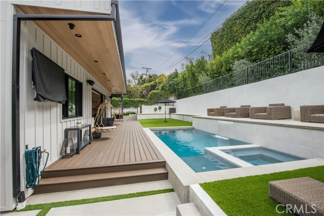 4143 Davana Road, Sherman Oaks CA: https://media.crmls.org/medias/ed7bb145-c642-41e6-b0fa-b7a2f1c16c20.jpg