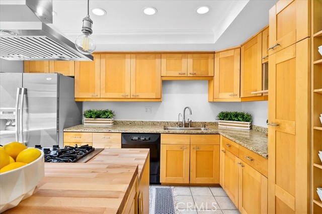 2000 Mathews Avenue, Redondo Beach, California 90278, 2 Bedrooms Bedrooms, ,2 BathroomsBathrooms,Residential,Sold,Mathews,SB22083449