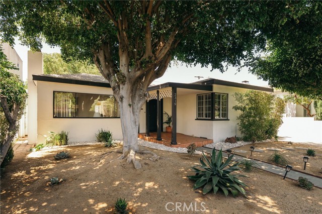 2319 S Corning Street, Los Angeles CA: https://media.crmls.org/medias/ed7da393-ca13-4970-bb44-e20ac259efb4.jpg