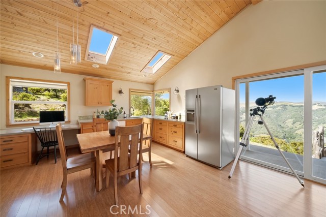 2650 Skyview Trail, San Luis Obispo CA: https://media.crmls.org/medias/ed7dd379-7c00-4e09-9e82-aab5d54f0e61.jpg