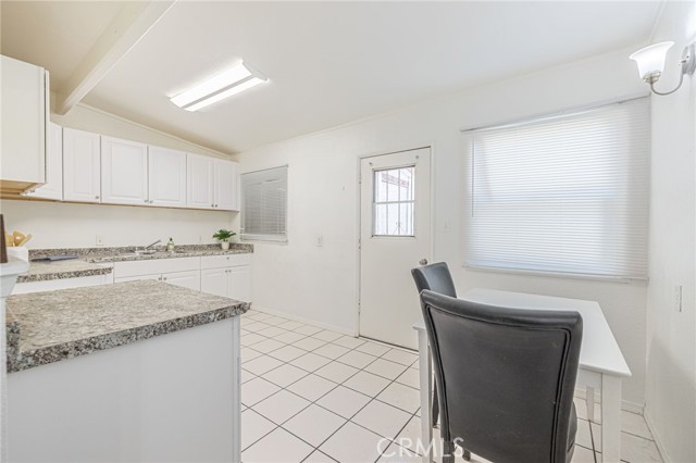 Detail Gallery Image 6 of 17 For 714 W Avenue H13, Lancaster,  CA 93534 - 3 Beds | 1 Baths