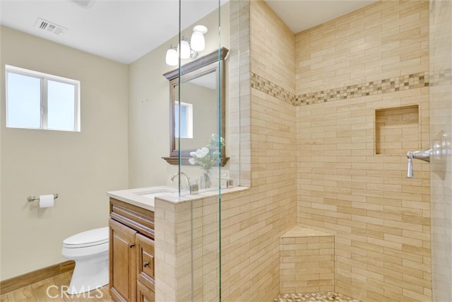 Detail Gallery Image 22 of 43 For 10650 Owensmouth Ave, Chatsworth,  CA 91311 - 5 Beds | 4/1 Baths