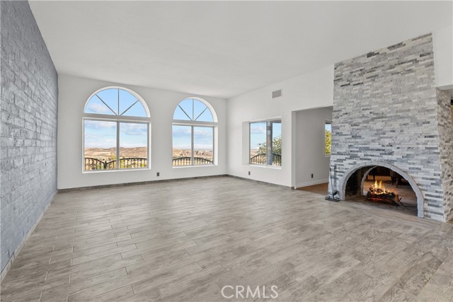 Detail Gallery Image 20 of 74 For 645 Lakeview Dr, Palmdale,  CA 93551 - 5 Beds | 3/1 Baths