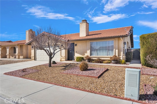 Detail Gallery Image 3 of 38 For 13032 Rainwood Ct, Victorville,  CA 92395 - 2 Beds | 2 Baths