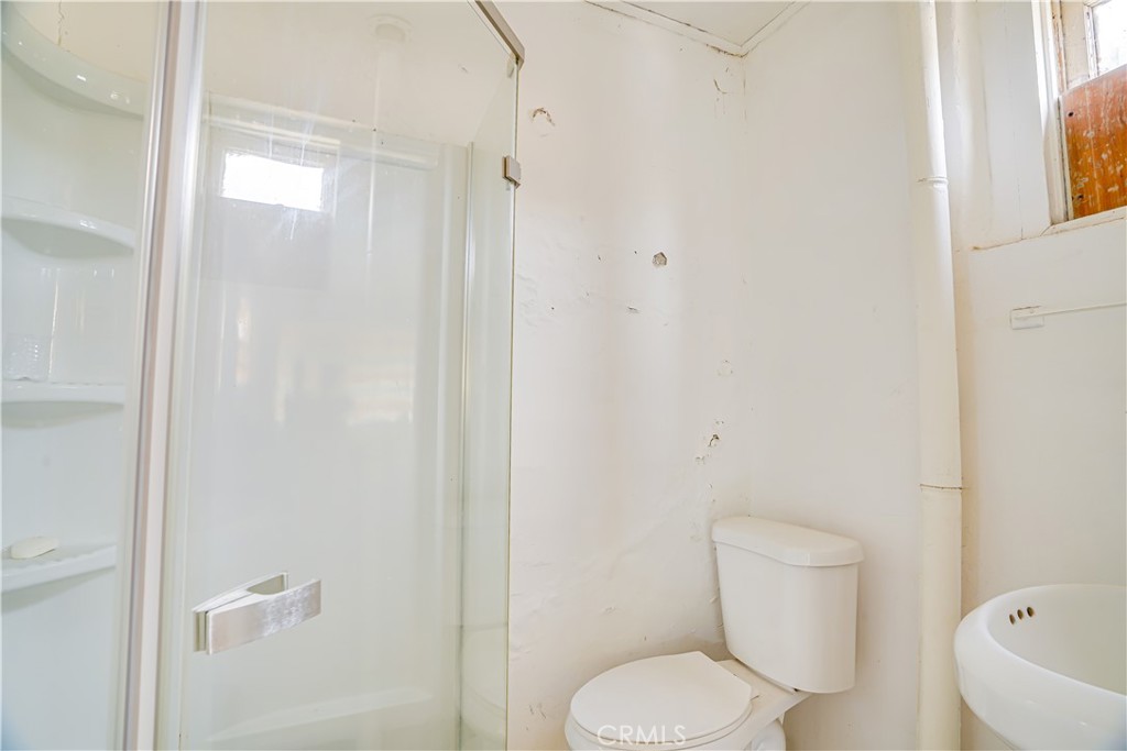 https://media.crmls.org/medias/ed80a2b7-561d-4d13-8e16-56a934a67459.jpg?preset=X-Large