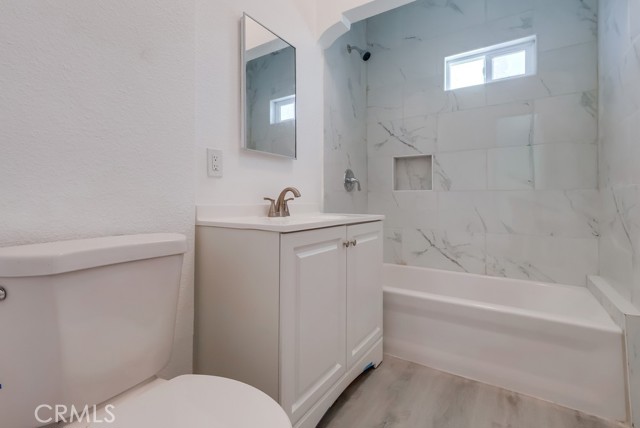 1009 Coronado Avenue, Long Beach CA: https://media.crmls.org/medias/ed81166f-7c84-429c-bd05-d20077364141.jpg