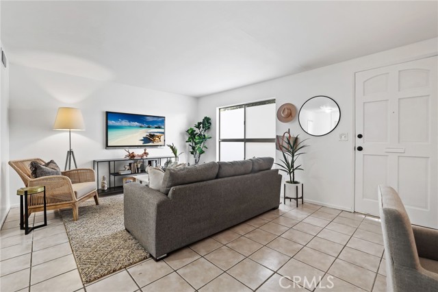 Detail Gallery Image 7 of 36 For 3342 Bradbury Road #34,  Rossmoor,  CA 90720 - 3 Beds | 1/1 Baths