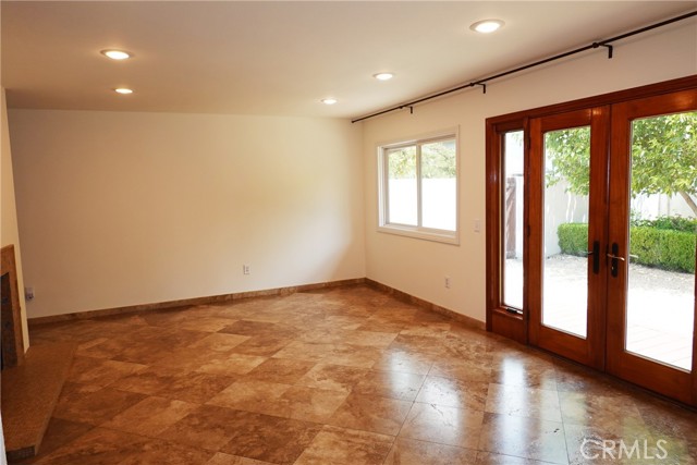 Detail Gallery Image 12 of 39 For 6232 Hesperia Ave, Encino,  CA 91316 - 3 Beds | 2/1 Baths