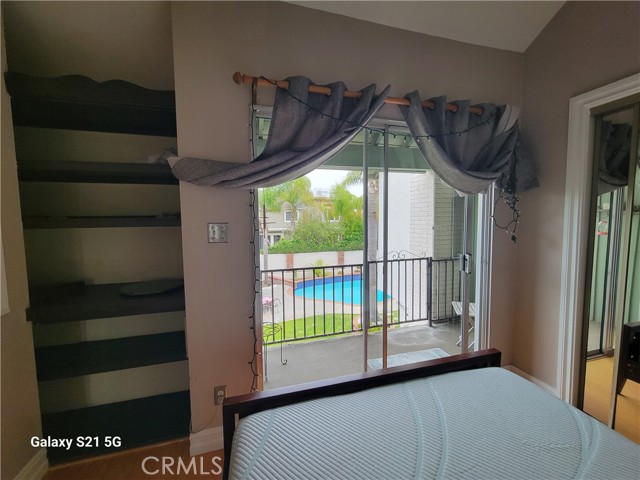 21171 B Lochlea Lane, Huntington Beach CA: https://media.crmls.org/medias/ed848444-e874-48cf-9d63-c2733fea2701.jpg