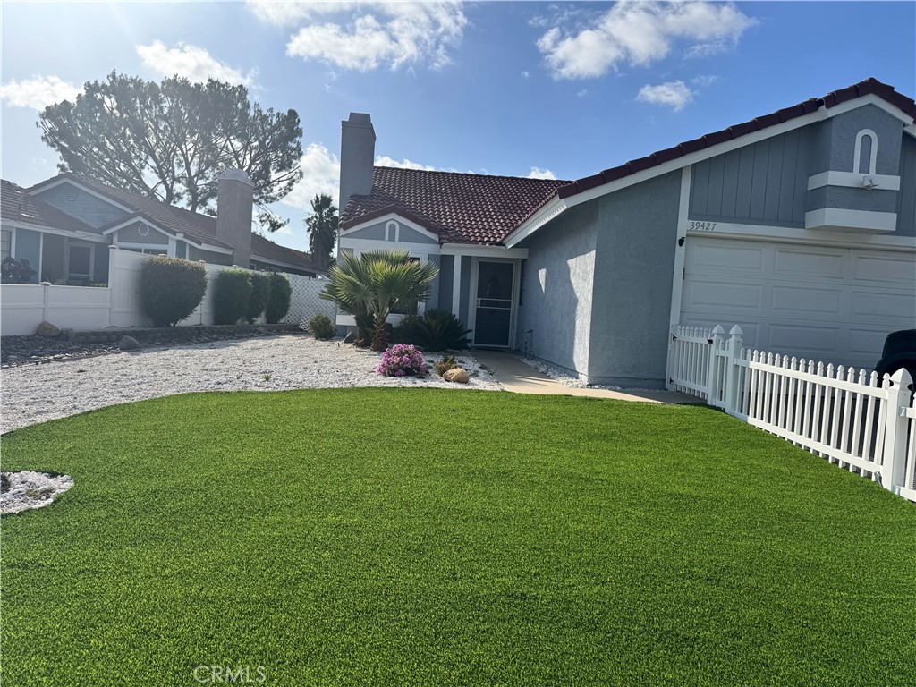 39427 Canyon Rim
