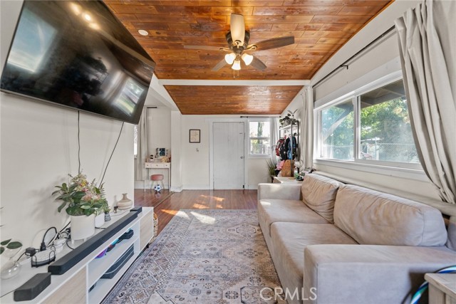 Detail Gallery Image 8 of 45 For 352 E 16th, San Bernardino,  CA 92404 - 2 Beds | 1 Baths