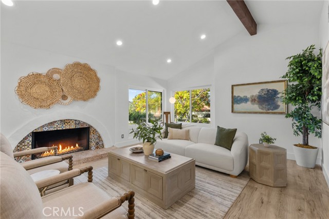 Detail Gallery Image 4 of 39 For 3944 Corte Cancion, Thousand Oaks,  CA 91360 - 4 Beds | 3 Baths