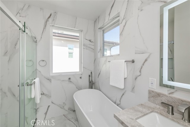 Detail Gallery Image 33 of 58 For 56 Chasma, Irvine,  CA 92618 - 5 Beds | 4/2 Baths