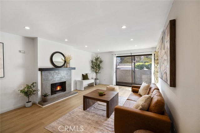 1940 N Highland Avenue, Los Angeles CA: https://media.crmls.org/medias/ed87eaba-24a4-4cf7-96b6-c47124271c41.jpg