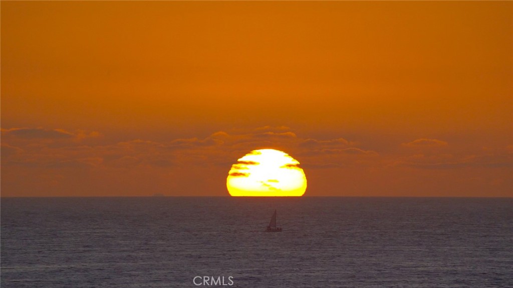https://media.crmls.org/medias/ed88219d-327d-4a6c-83af-6a9531eb806e.jpg?preset=X-Large