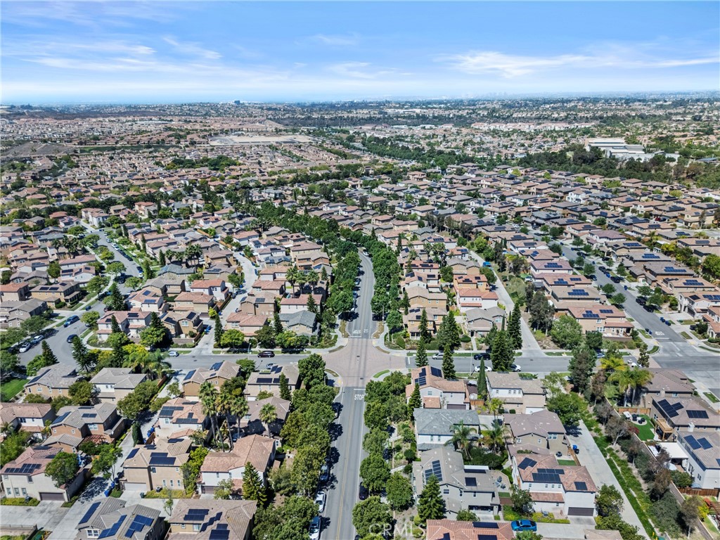 https://media.crmls.org/medias/ed8888b2-ac63-4b18-902e-acbbef2e2c0a.jpg?preset=X-Large