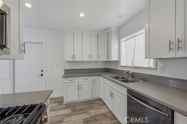 Detail Gallery Image 11 of 29 For 6658 Kosturas Pl, Winnetka,  CA 91306 - 3 Beds | 2 Baths