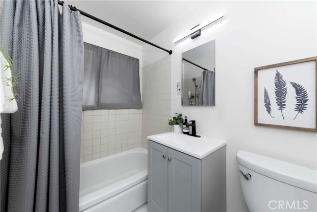 710 N Modena Street, Anaheim CA: https://media.crmls.org/medias/ed8931fc-a29b-449e-b1c9-d3f190a2d52d.jpg