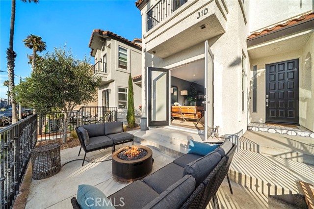 310 18th Street, Huntington Beach CA: https://media.crmls.org/medias/ed89c76b-b9cf-4962-9d8c-0de316803078.jpg