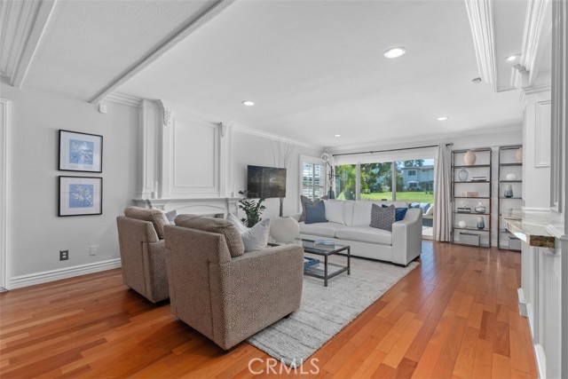 Detail Gallery Image 6 of 31 For 525 Vista Flora, Newport Beach,  CA 92660 - 3 Beds | 2/1 Baths